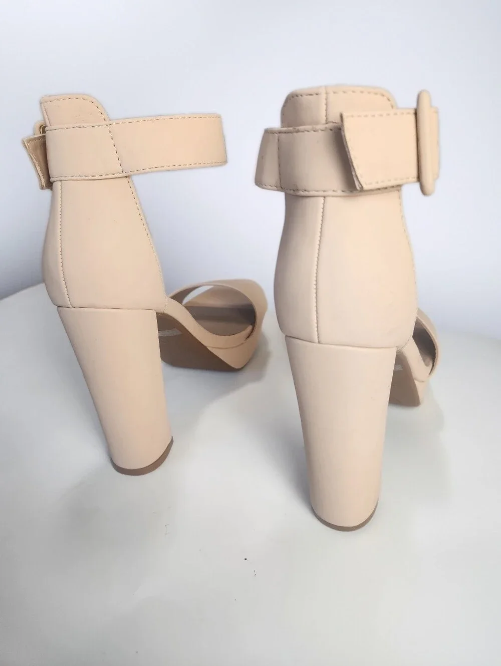 DREAM PAIRS Chunky High Heel Nude Platform Sandals Size 6